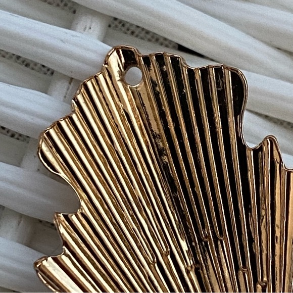 Set of 23 Gold Textured Metal Pendants Size XS - Picture 6 of 16